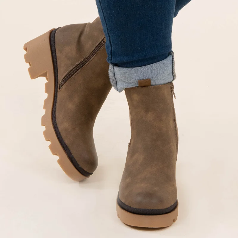 Walk Into The Season Boots, Taupe